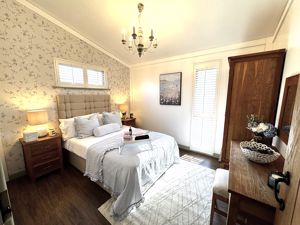 Photo 1- click for photo gallery